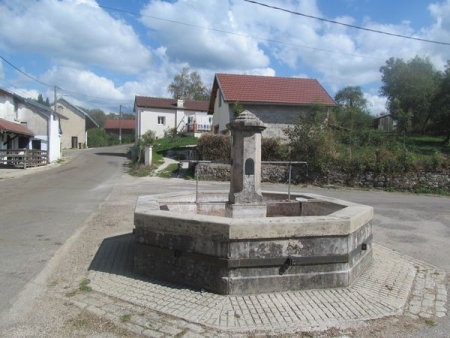 Soucia-lavoir du hameau Champsigna