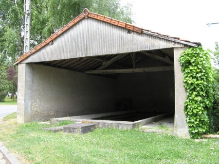 Verdigny-lavoir 2 dans hameau Chaudoux