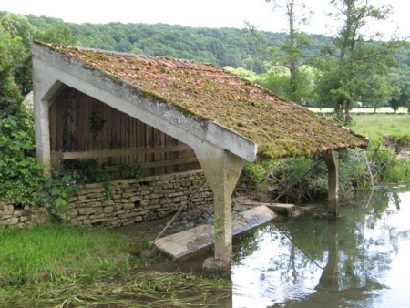 Beuvron-lavoir 2 dans hameau La Roche