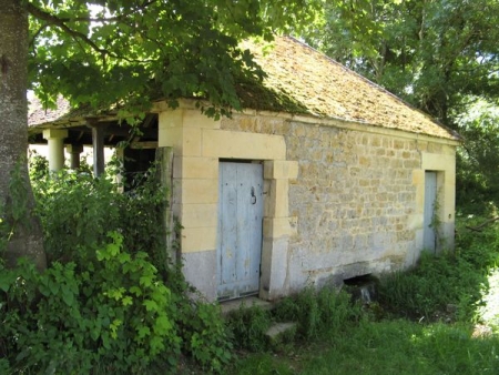 Tannay-lavoir 5 dans hameau Pignol