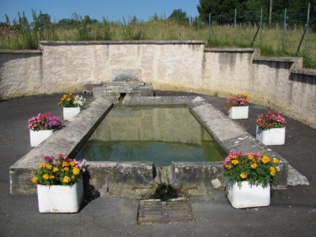 La Vernotte-lavoir dans hameau Les Sept Fontaines