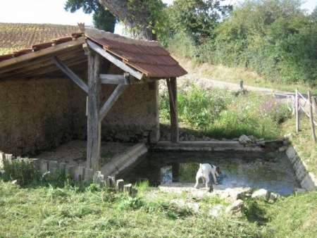 Gondrin dans le Gers-lavoir 2 dans hameau Coubet par Claudine Peuvrel