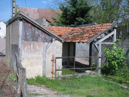 Varennes Vauzelles-lavoir 1 dans hameau Foncelin