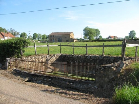 Vauban-lavoir 2 dans hameau Foumoux