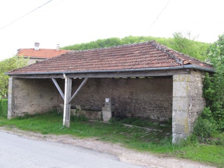 Girancourt-lavoir 4 dans hameau Le Void de Girancourt