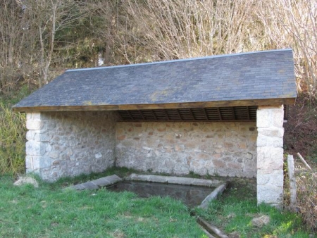 Planchez-lavoir 4 dans le hameau La Gutteleau