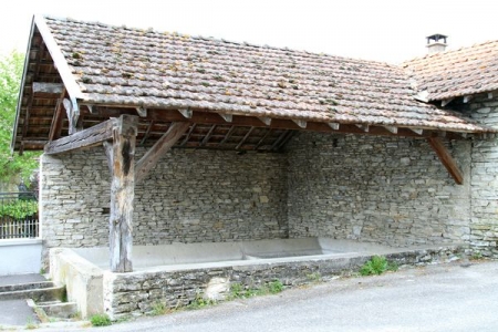 Bouvesse Quirieu-lavoir 1 dans hameau Le Bayard