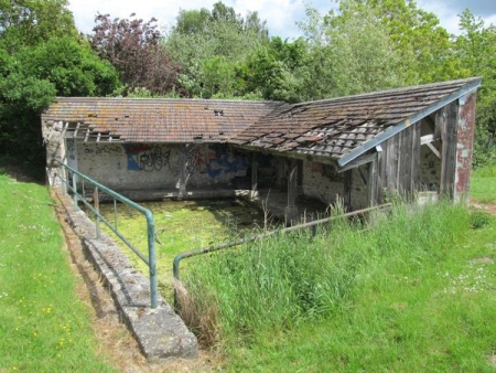 Lumigny Nesles Ormeaux-lavoir 2 dans le hameau Rigny