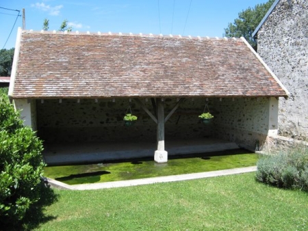 Saint Barthélemy-lavoir 1 dans hameau Champ Bardin