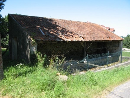 Sablonnières-lavoir 2 dans hameau Le Vautron
