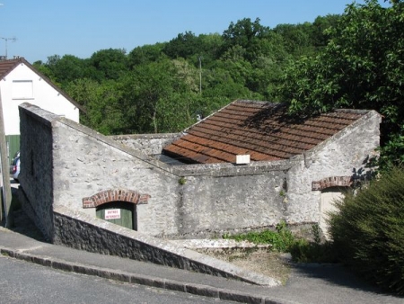 Rouilly-lavoir 2 dans hameau La Bretonnière