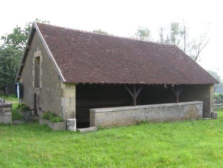 Colméry-lavoir 2 dans hameau Les Duprés