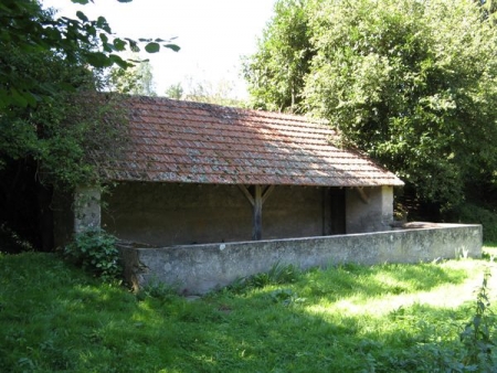 Sainte Colombe des Bois-lavoir 4 dans hameau Les Jamarts