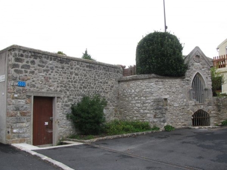 Vernou la Celle sur seine-lavoir 4 dans hameau La Thurelle
