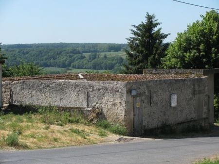 Montmirail-lavoir 5 dans hameau Fontaine Essarts