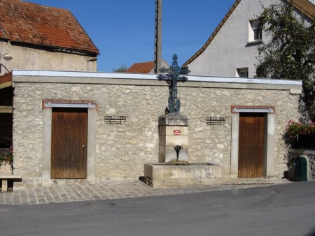 Dormans-lavoir 3 dans hameau Vassieux