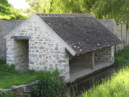 Nonville-lavoir dans hameau Le Landy