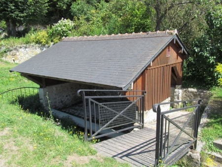 Loches-lavoir 2 dans hameau La Fontaine du Vivier